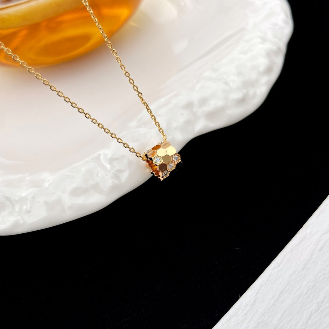 ¡®Moco¡¯BEE MINI PEDANT DIAMOND NECKLACE