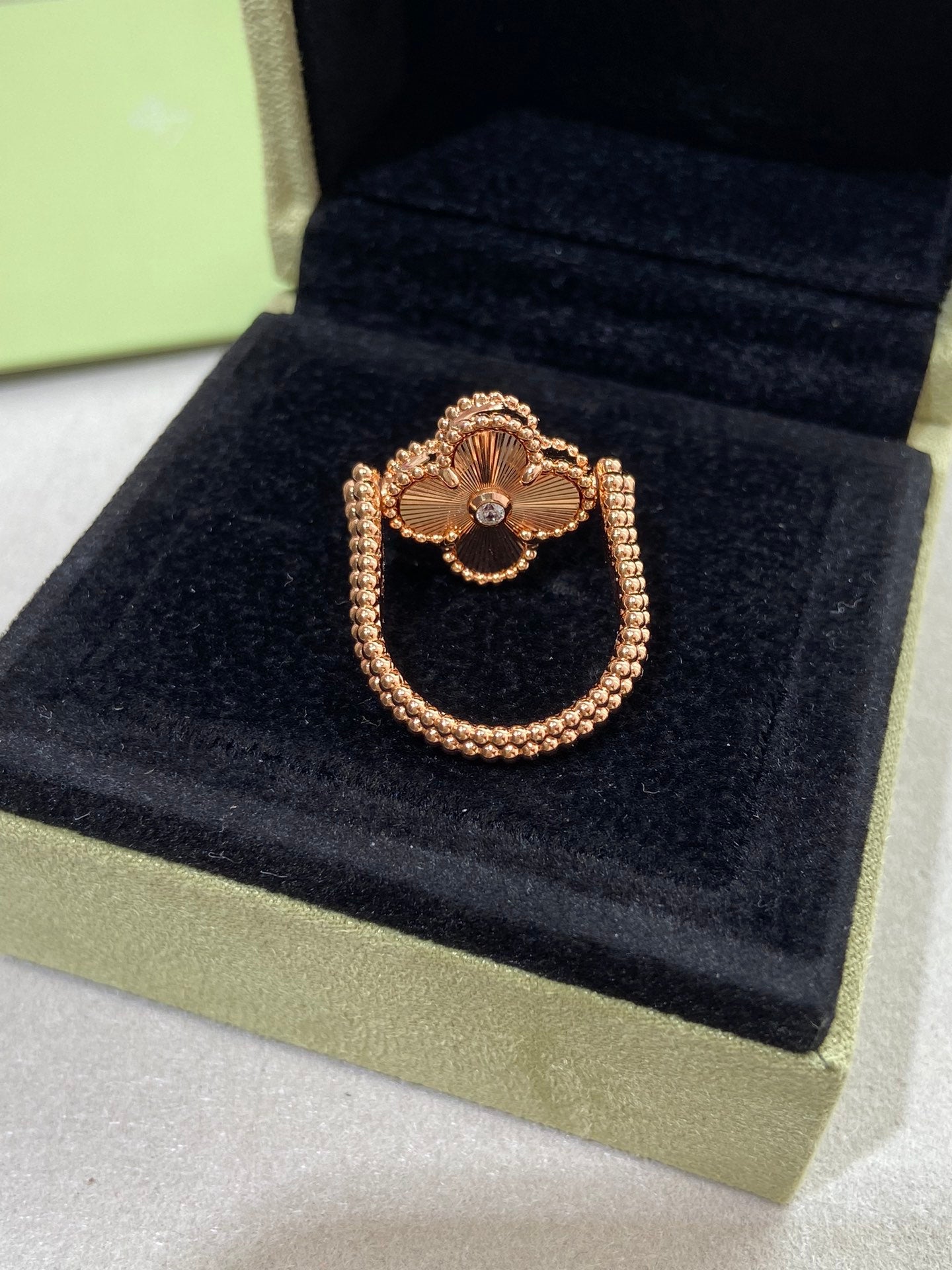 ¡®Moco¡¯CLOVER RIVERSIBLE ROSE GOLD RING