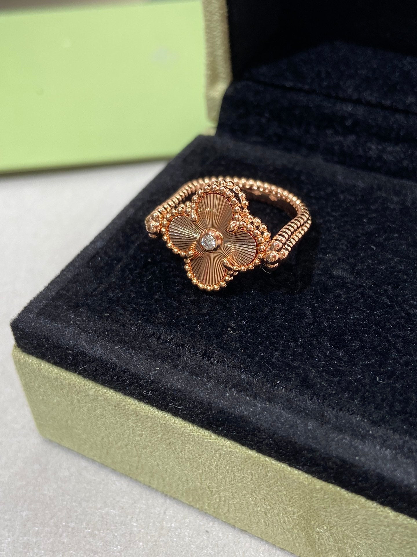 ¡®Moco¡¯CLOVER RIVERSIBLE ROSE GOLD RING