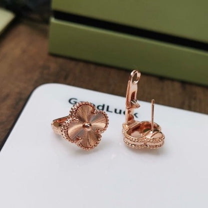 ¡®Moco¡¯CLOVER MEDIUM STUD EARRINGS