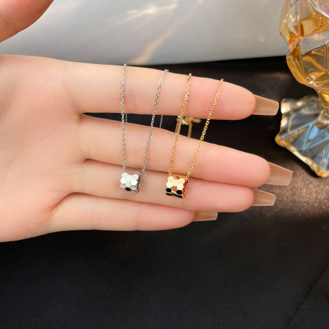 ¡®Moco¡¯BEE MINI NECKLACE