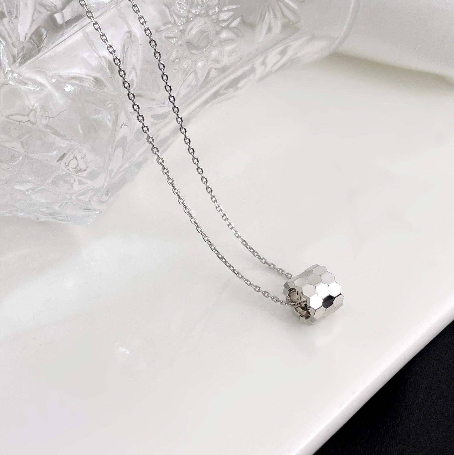 ¡®Moco¡¯BEE MINI NECKLACE