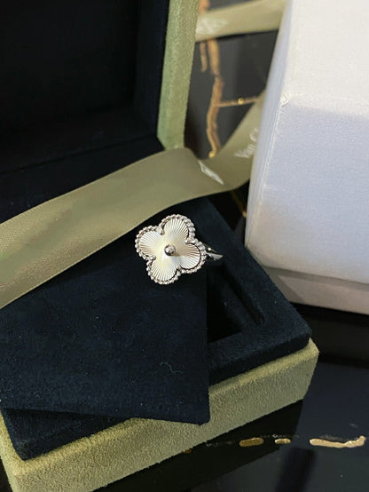 ¡®Moco¡¯CLOVER SILVER RING