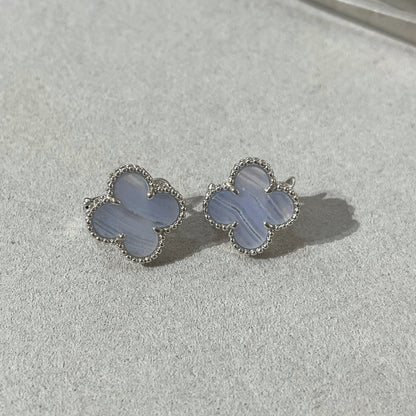 ¡®Moco¡¯CLOVER CHALCEDONY SILVER STUD EARRINGS