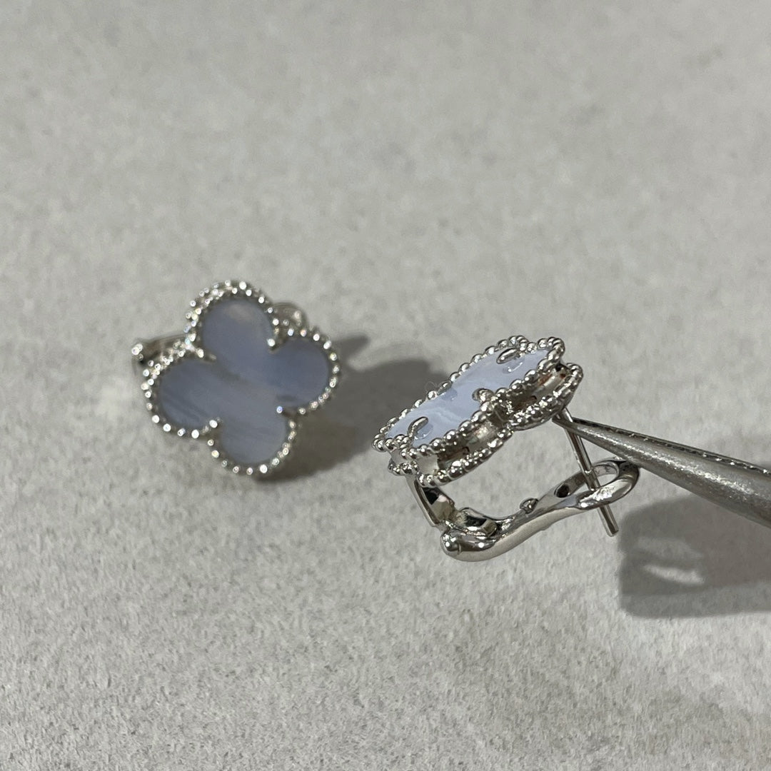 ¡®Moco¡¯CLOVER CHALCEDONY SILVER STUD EARRINGS