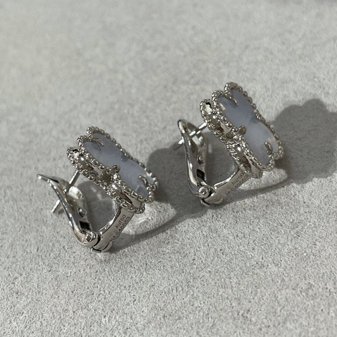 ¡®Moco¡¯CLOVER CHALCEDONY SILVER STUD EARRINGS