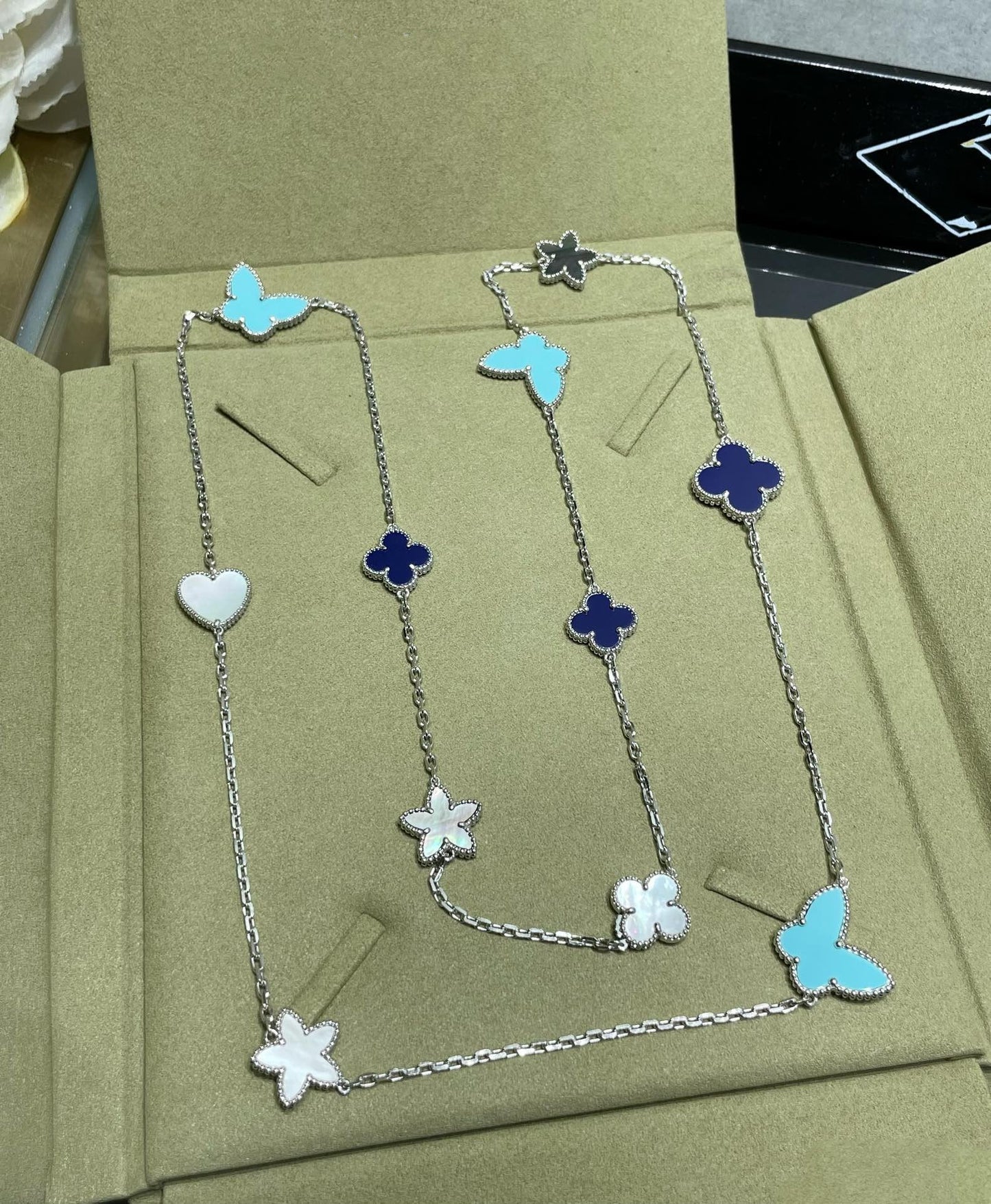 ¡®Moco¡¯LUCKY CLOVER SILVER 11 MOTIF NECKLACE