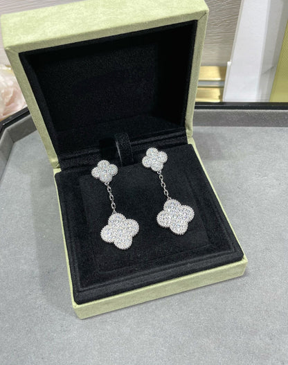 ¡®Moco¡¯CLOVER 2 MOTIFS DIAMOND PAVED SILVER EARRINGS