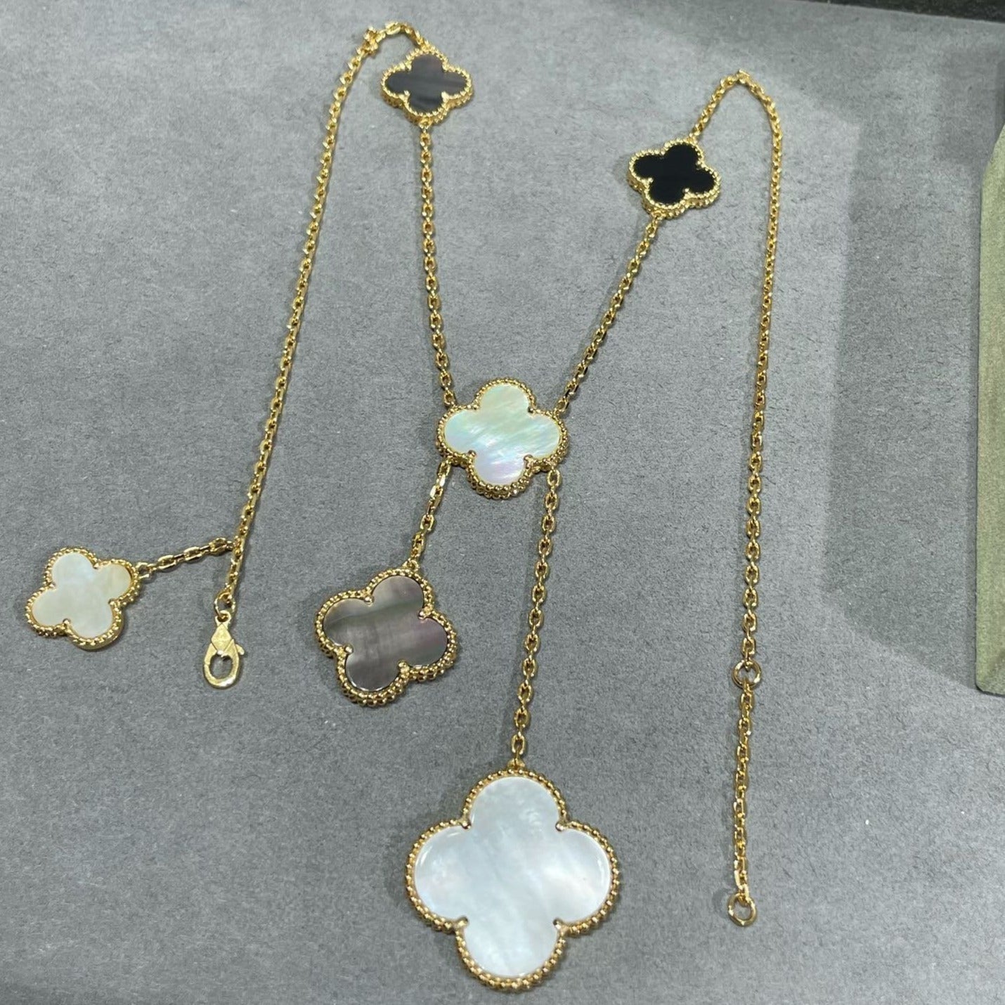 ¡®Moco¡¯CLOVER 6 MOTIF MOP ONYX GOLD NECKLACE