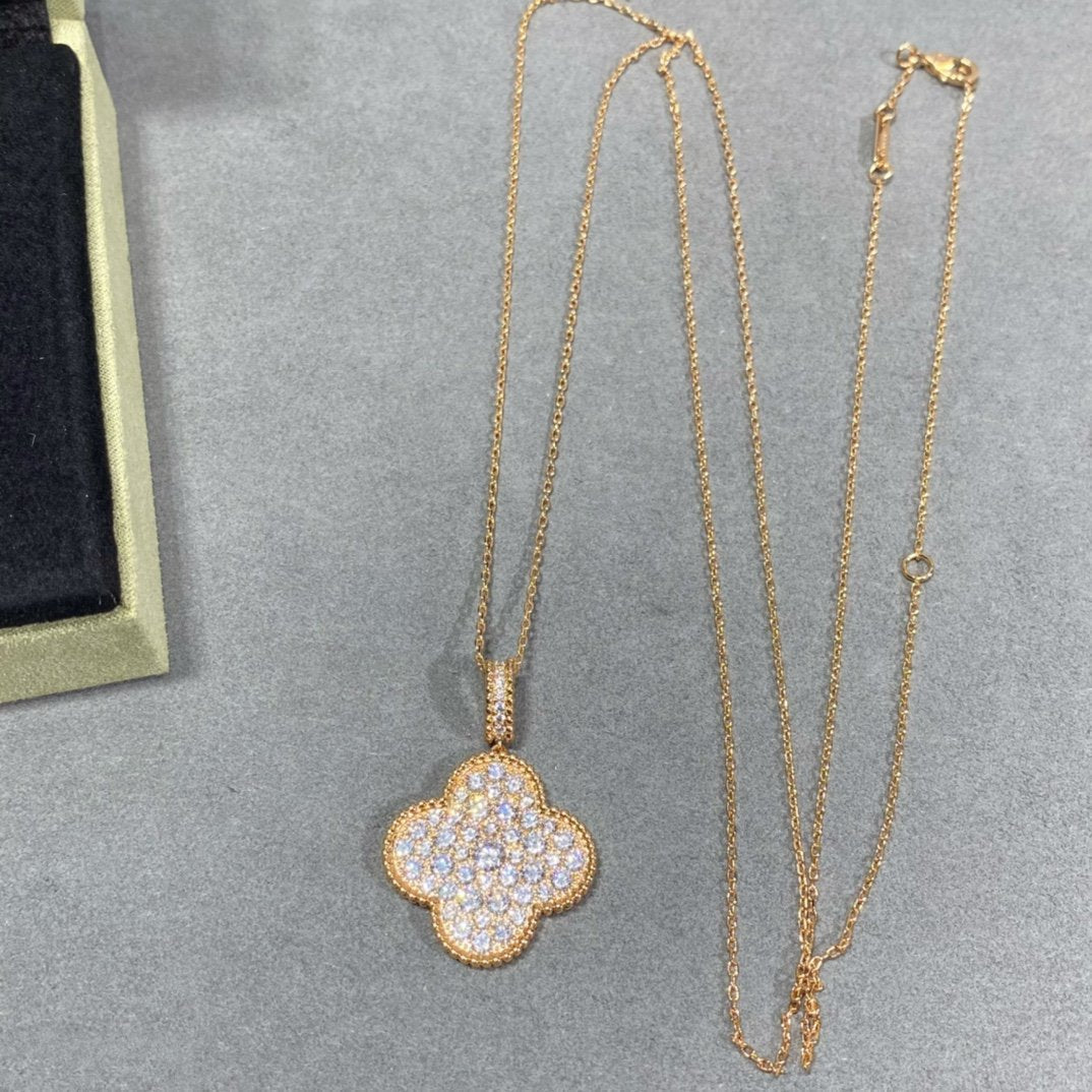 ¡®Moco¡¯CLOVER 25MM LARGE PEDANT DIAMOND PAVED LONG NECKLACE