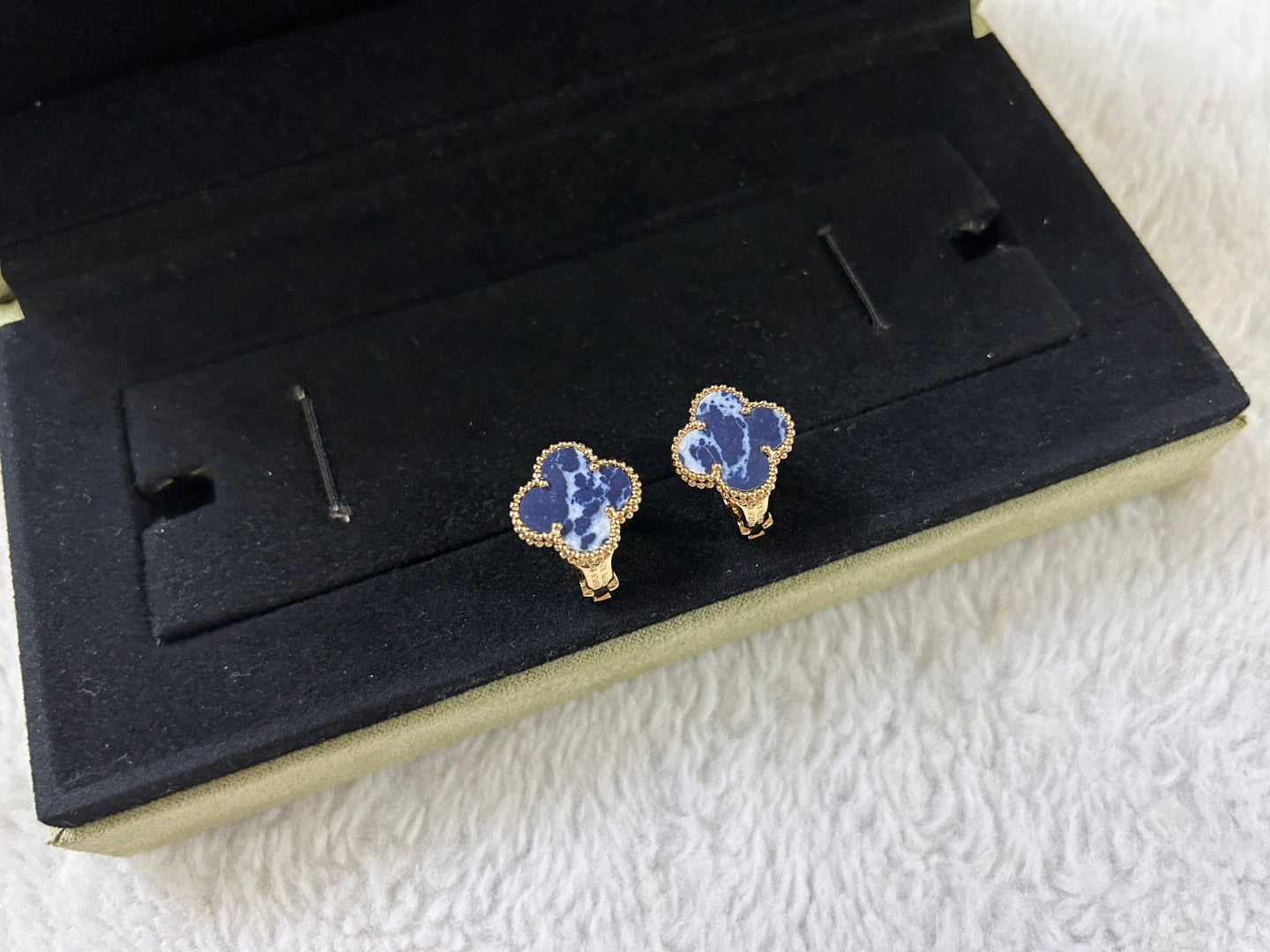 ¡®Moco¡¯CLOVER PIETERSITE MEDIUM STUD EARRINGS