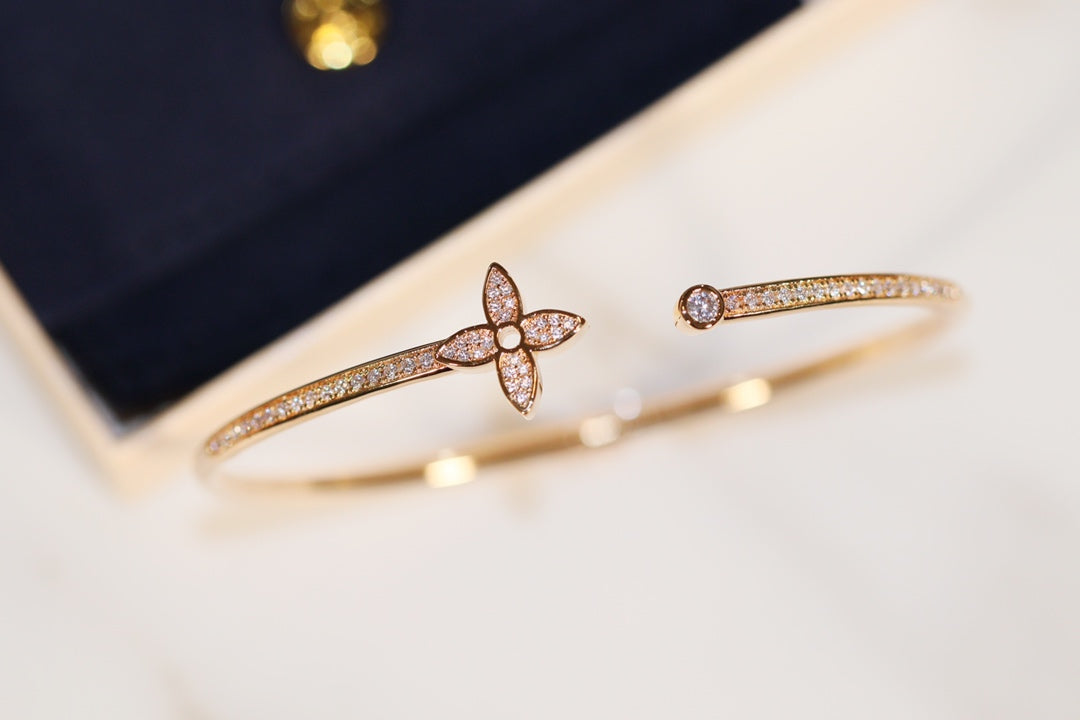 ¡®Moco¡¯IDYLLE GOLD OPEN BRACELET DIAMOND PAVED