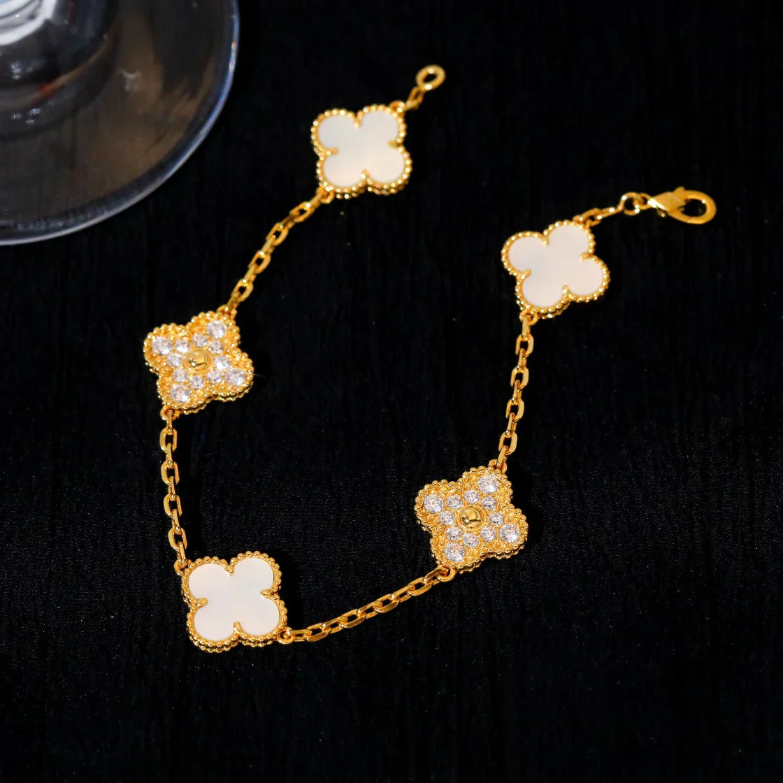 [Moco]New CLOVER WHITE PEARL MOP 5 MOTIF BRACELET COLLECTION