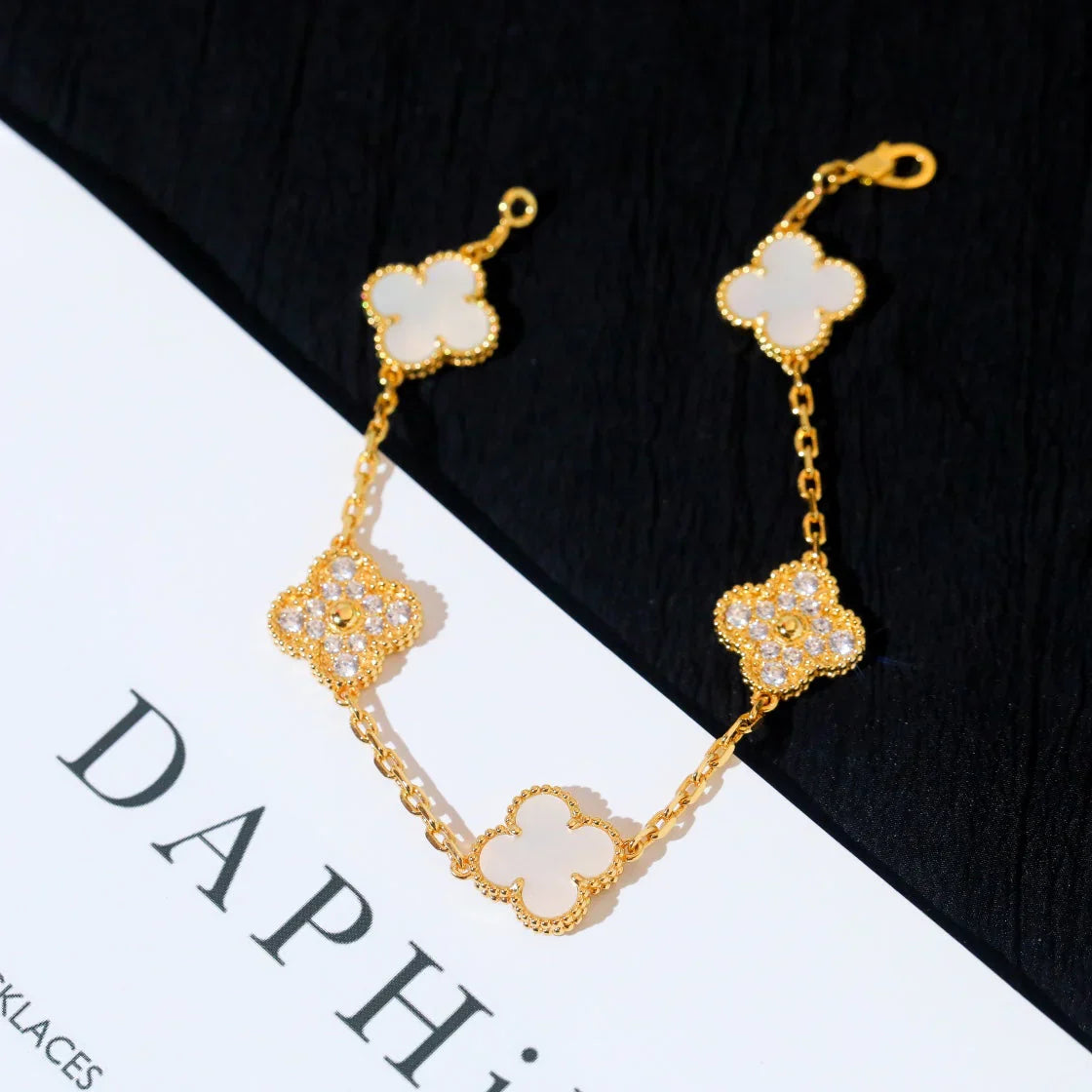 [Moco]New CLOVER WHITE PEARL MOP 5 MOTIF BRACELET COLLECTION