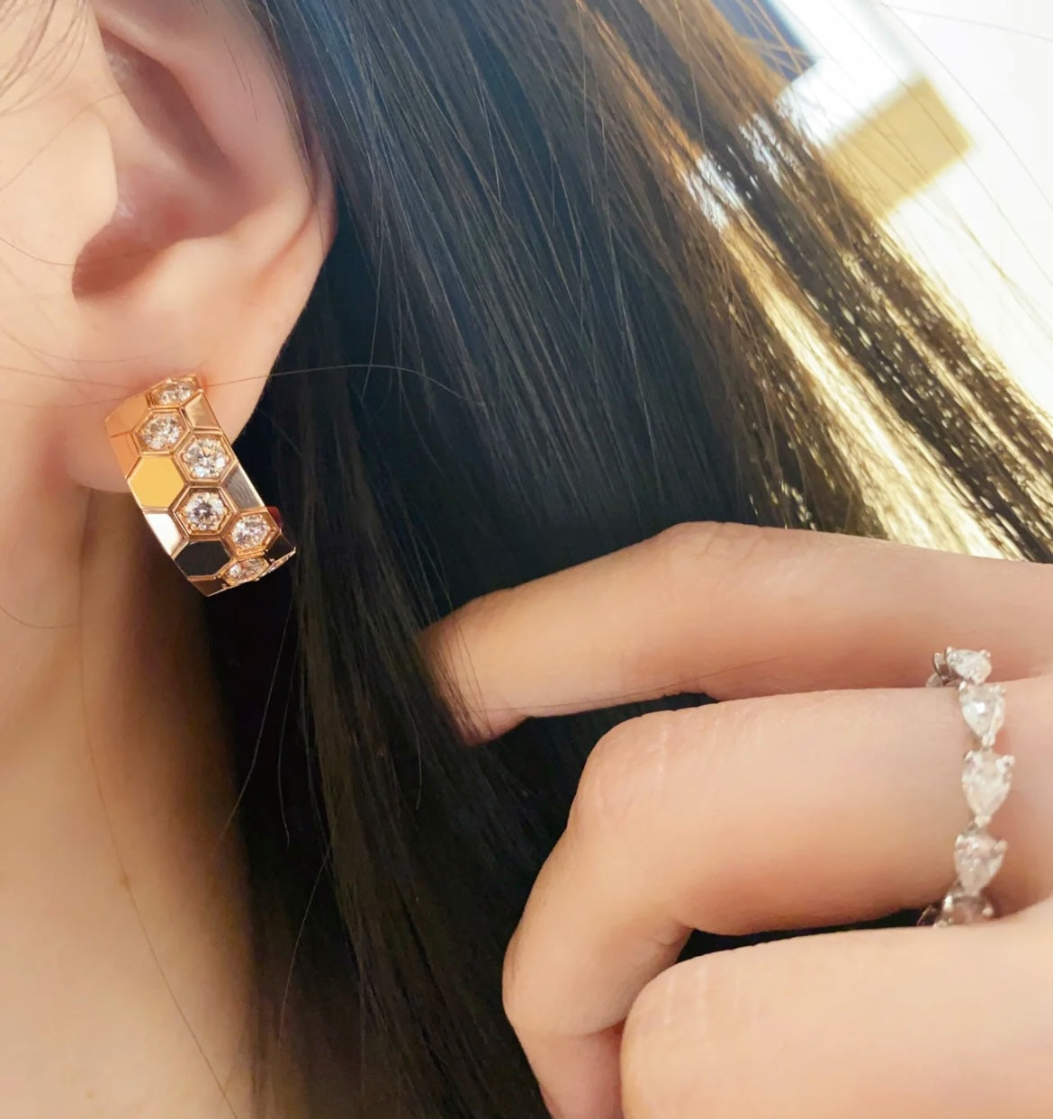 ¡®Moco¡¯BEE LOVE DIAMOND HOOP EARRINGS