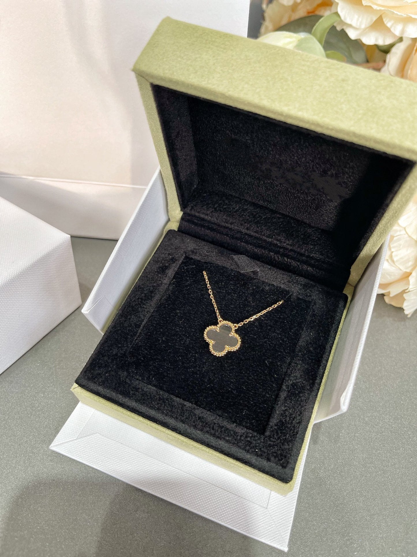 ¡®Moco¡¯CLOVER ROCK CRYSTAL ROSE GOLD NECKLACE