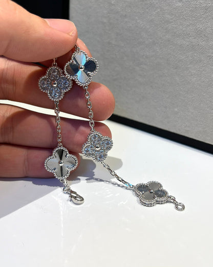 [Moco]New  CLOVER 5 MOTIF LASER BRACELET COLLECTION