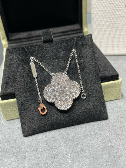 ¡®Moco¡¯CLOVER 25MM LARGE PENDANT DIAMOND PAVED SILVER NECKLACE