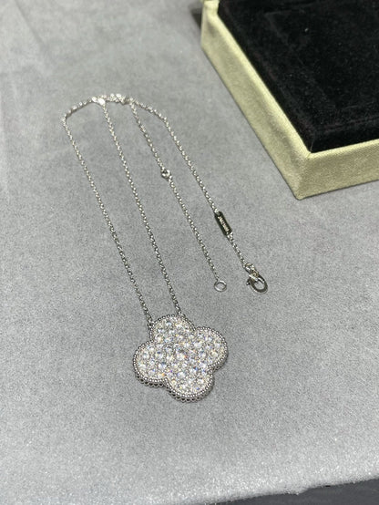¡®Moco¡¯CLOVER 25MM LARGE PENDANT DIAMOND PAVED SILVER NECKLACE