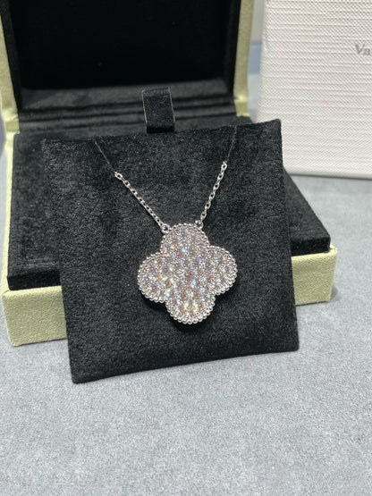 ¡®Moco¡¯CLOVER 25MM LARGE PENDANT DIAMOND PAVED SILVER NECKLACE