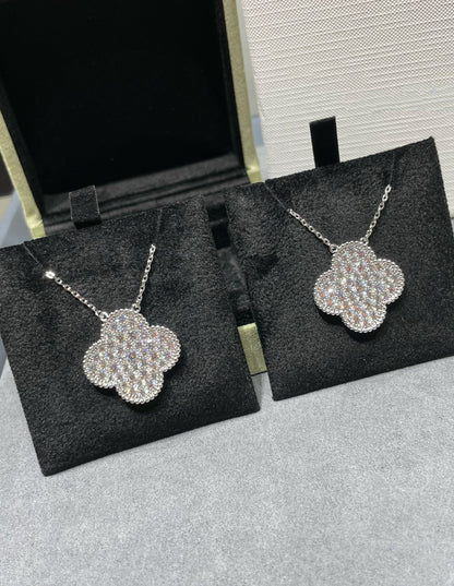 ¡®Moco¡¯CLOVER 25MM LARGE PENDANT DIAMOND PAVED SILVER NECKLACE