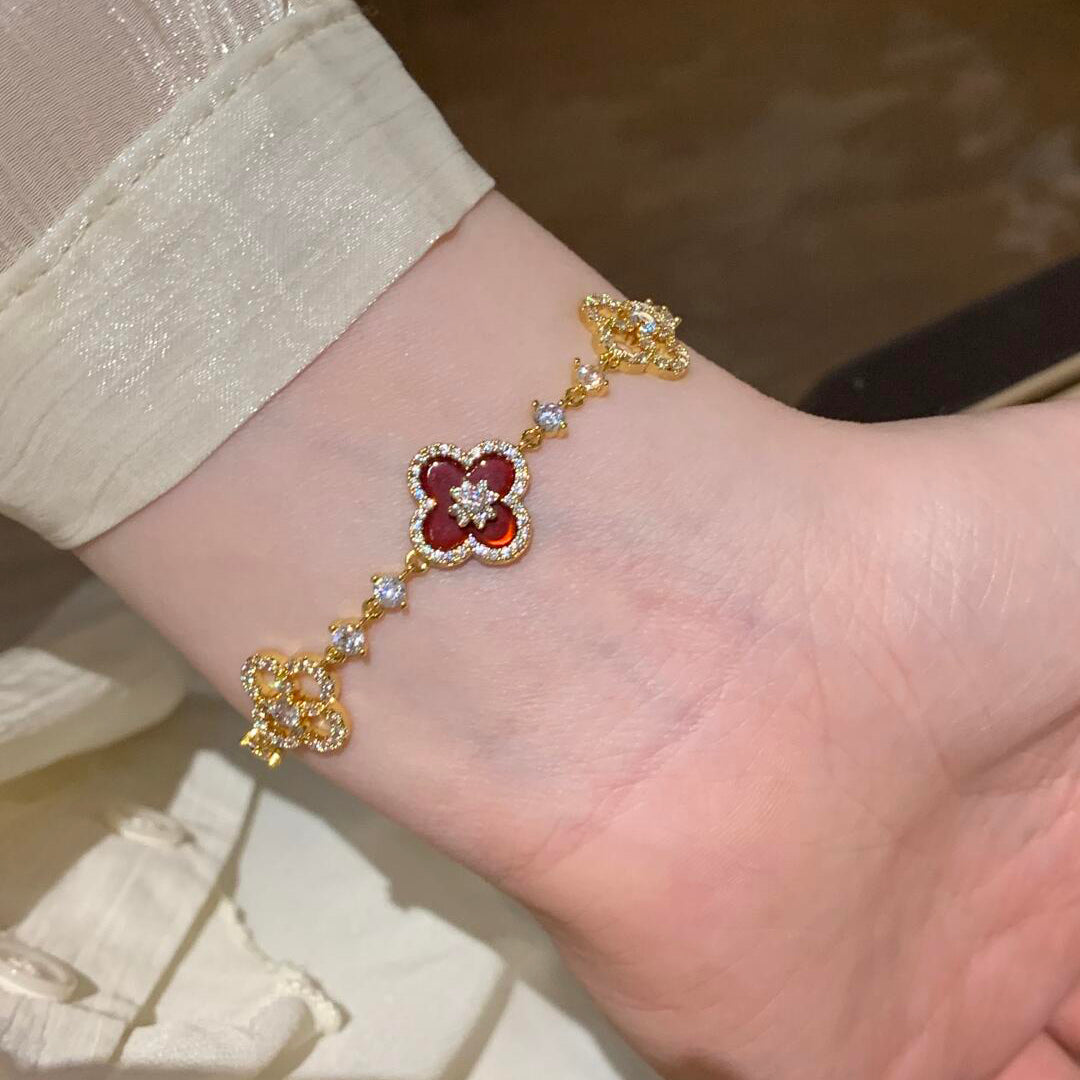 ¡®Moco¡¯CLOVER 5 MOTIF PINK BLUE RED WHITE BRACELET