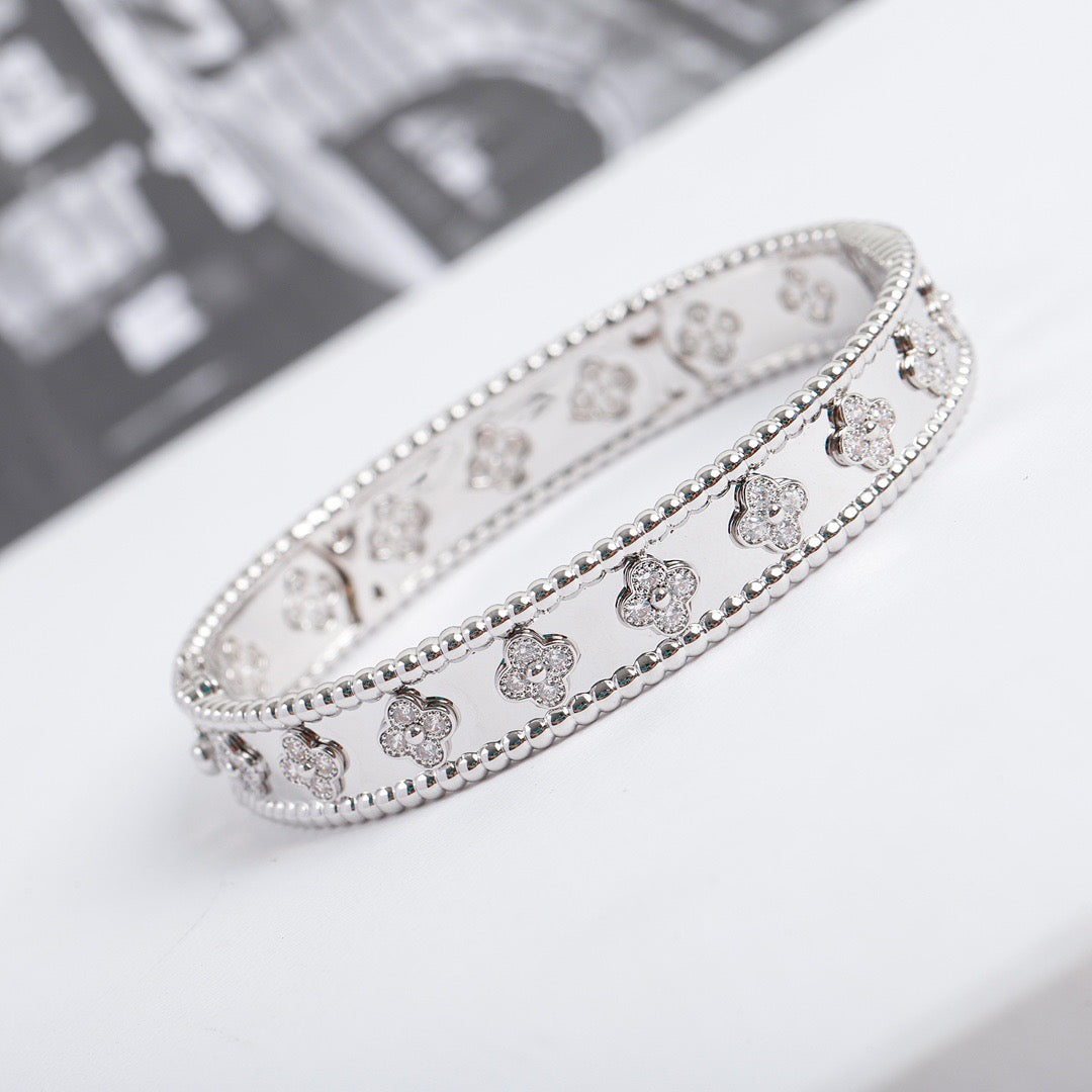 ¡®Moco¡¯CLOVER BRACELET 8MM DIAMONDS