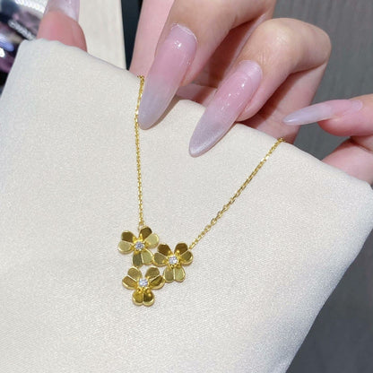 ¡®Moco¡¯FRIVOLE ROSE GOLD FLOWER DIAMOND NECKLACE