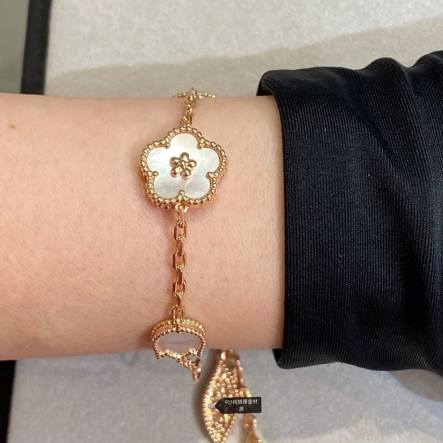 ¡®Moco¡¯LUCKY SPRING 5 MOTIF BRACELET