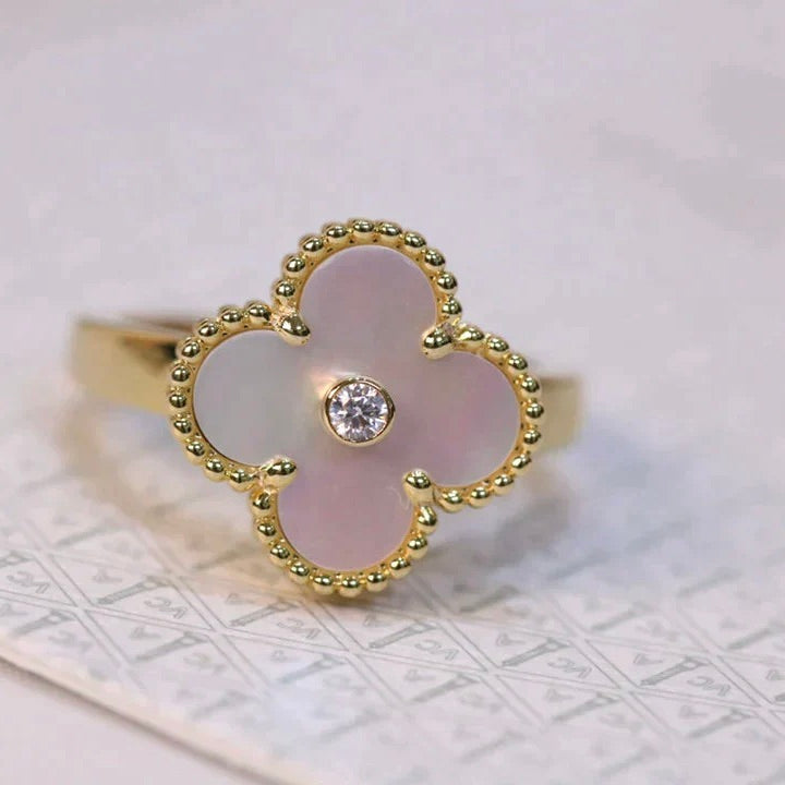 ¡®Moco¡¯CLOVER PINK MOP RING GOLD DIAMOND