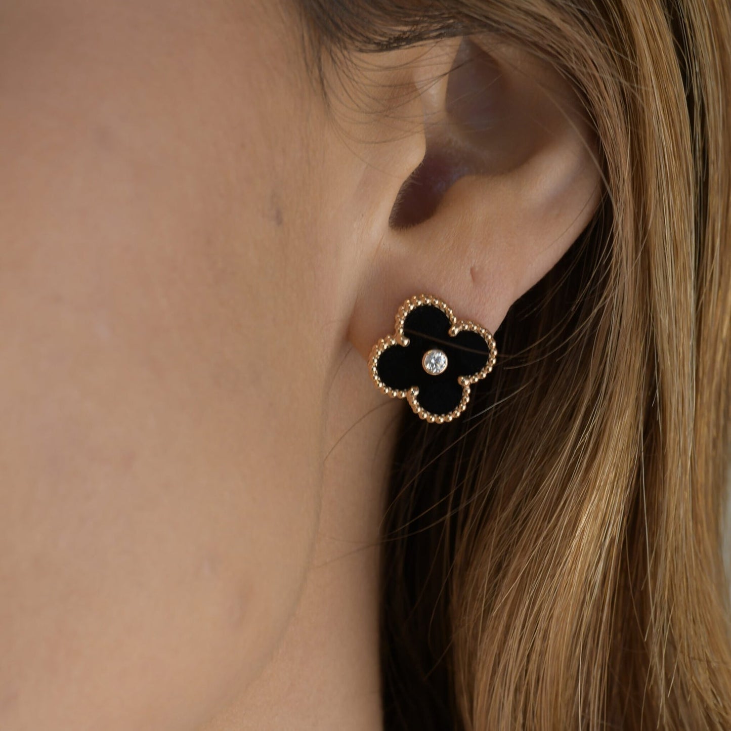 ¡®Moco¡¯CLOVER MEDIUM 1 MOTIFS ONYX DIAMOND EARRINGS