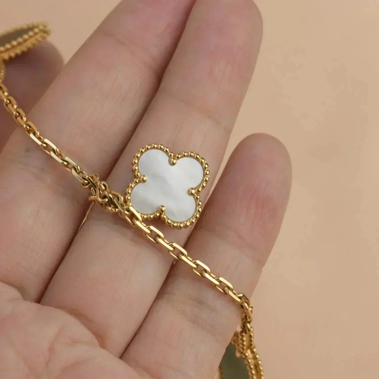 ¡®Moco¡¯LUCKY SPRING 5 MOTIF GOLD BRACELET