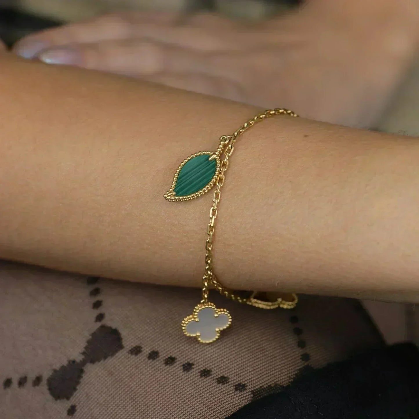 ¡®Moco¡¯LUCKY SPRING 5 MOTIF GOLD BRACELET