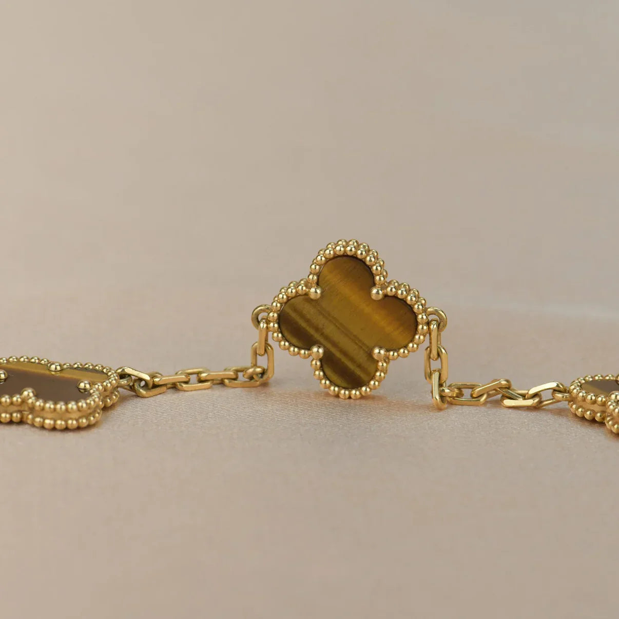 [Moco]New  CLOVER 5 MOTIFS TIGER EYE BRACELET COLLECTION