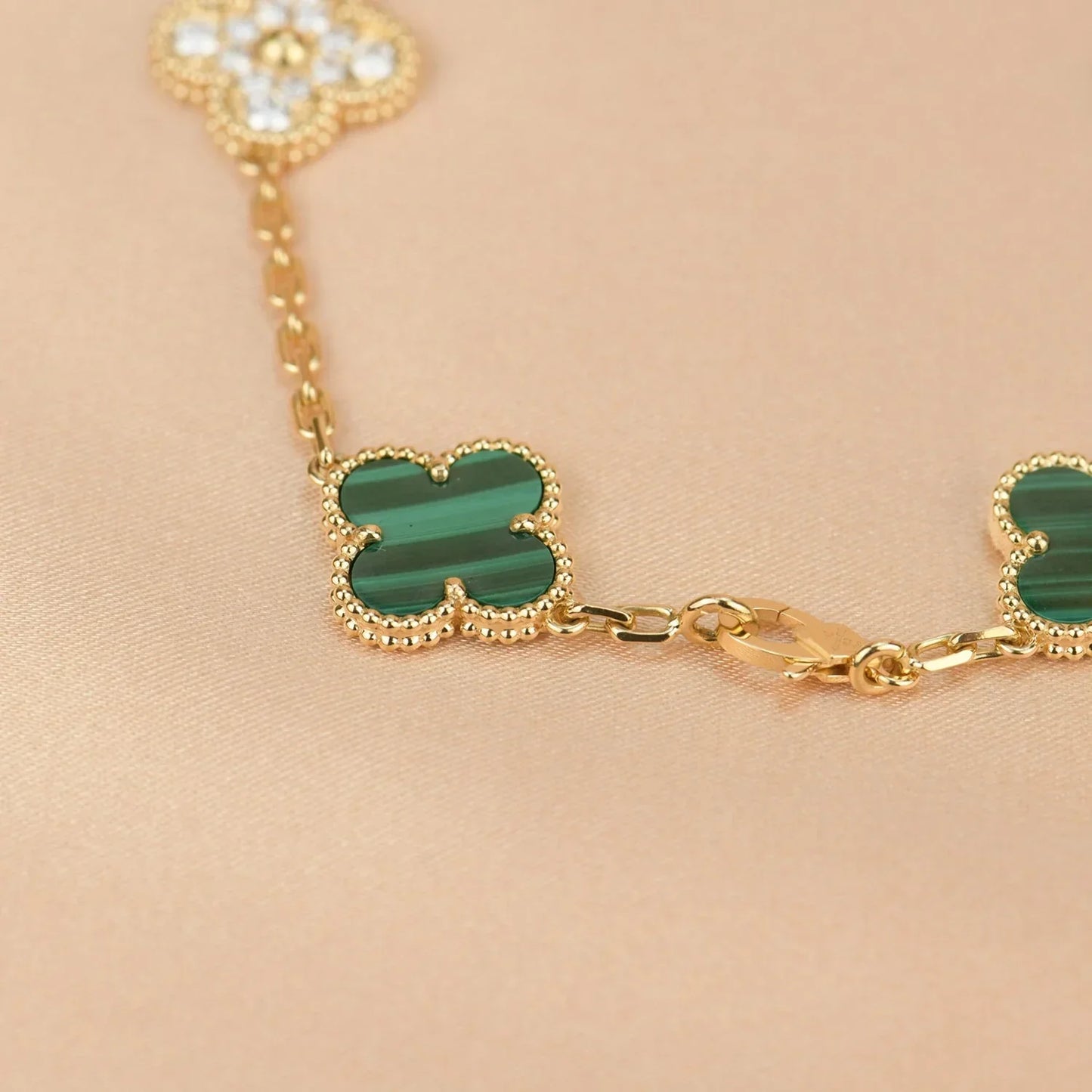 [Moco]New  CLOVER 5 MOTIF MALACHITE BRACELET COLLECTION
