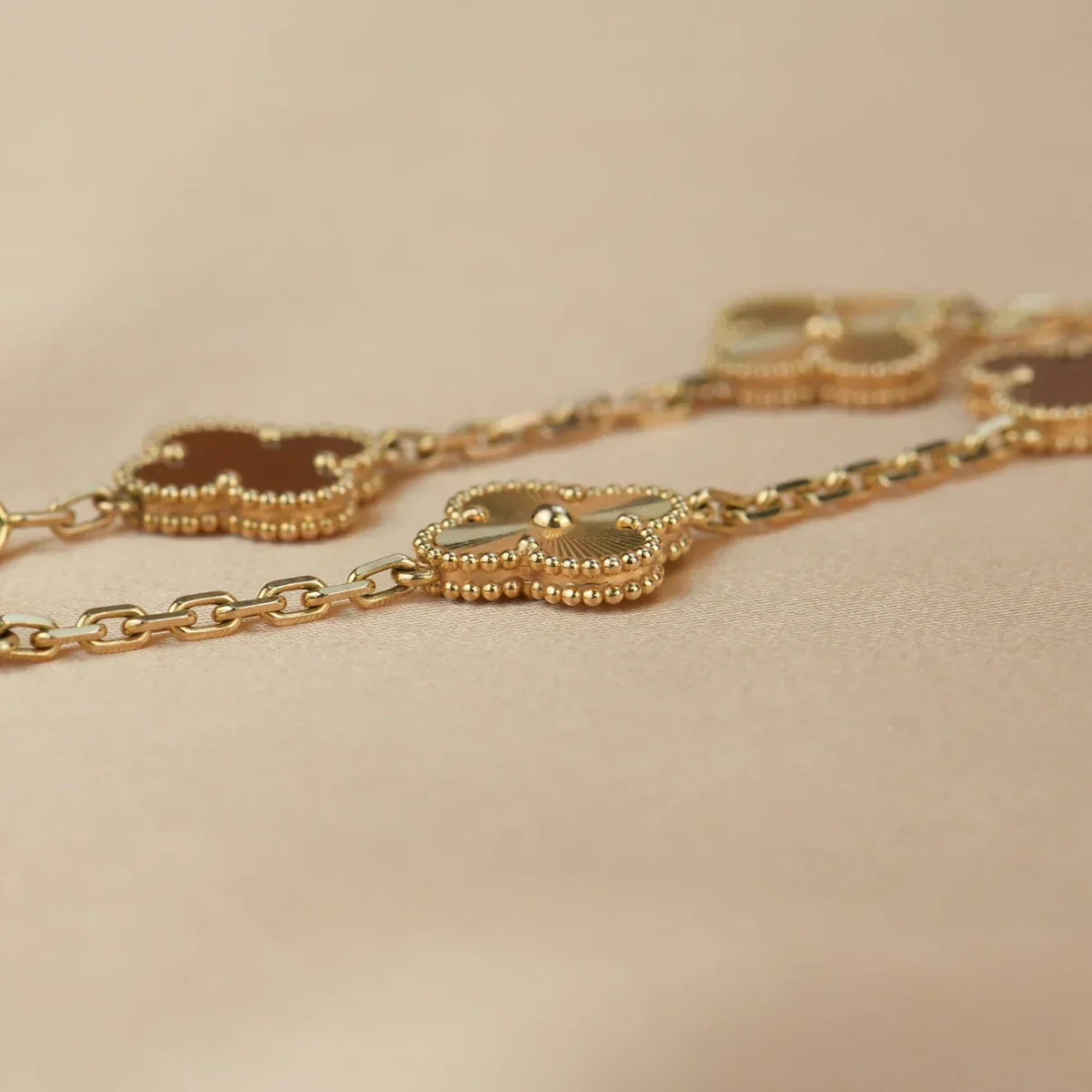 [Moco]New  CLOVER 5 MOTIF RED CORNELIAN BRACELET COLLECTION