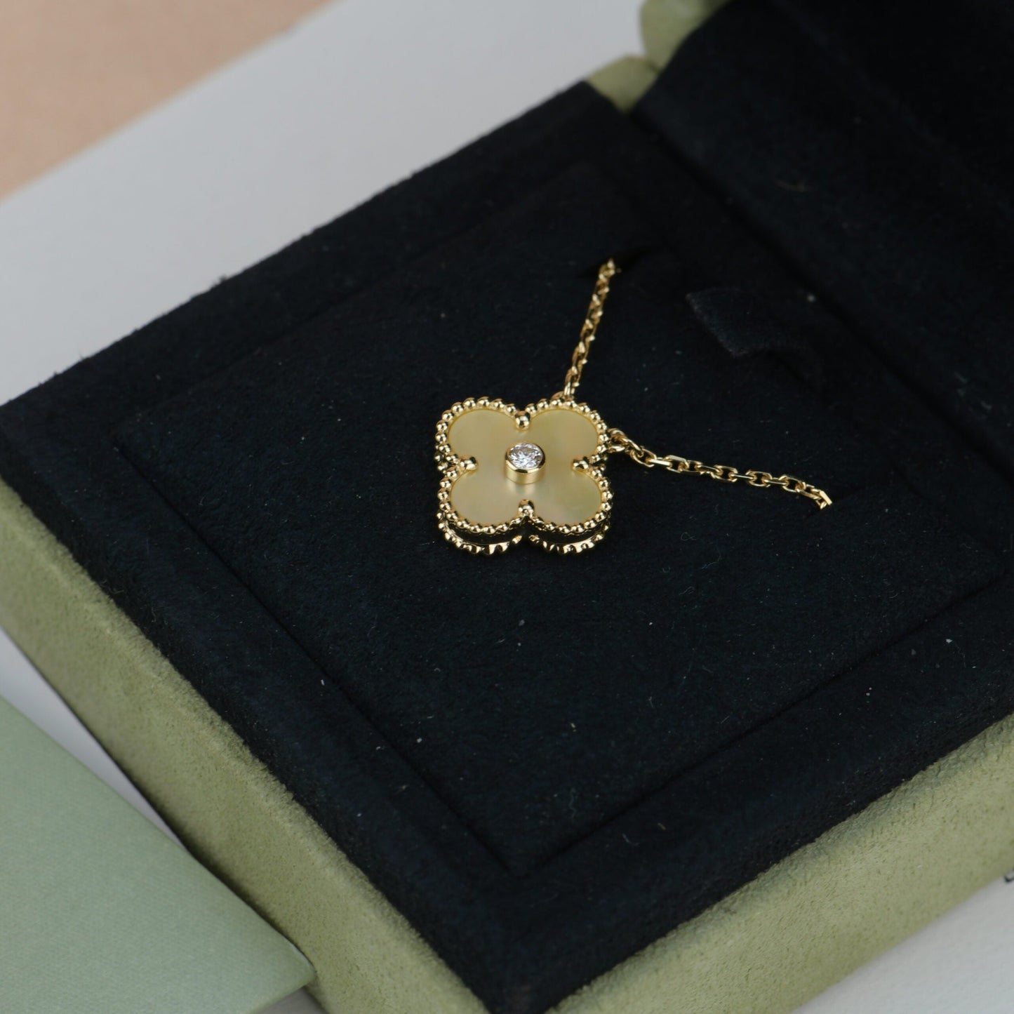 ¡®Moco¡¯CLOVER 15MM DIAMOND GOLD MOTHER OF PEARL NECKLACE