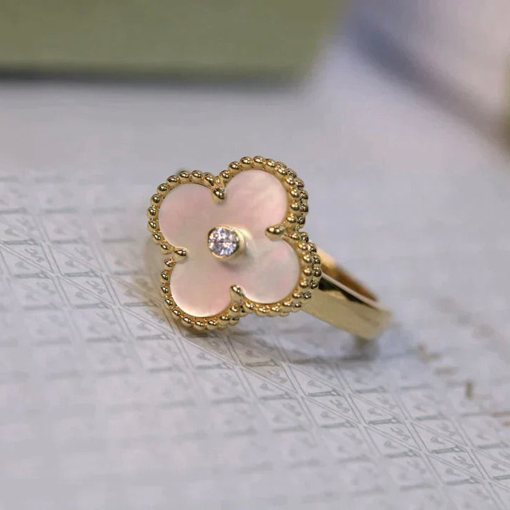 ¡®Moco¡¯CLOVER PINK MOP RING GOLD DIAMOND