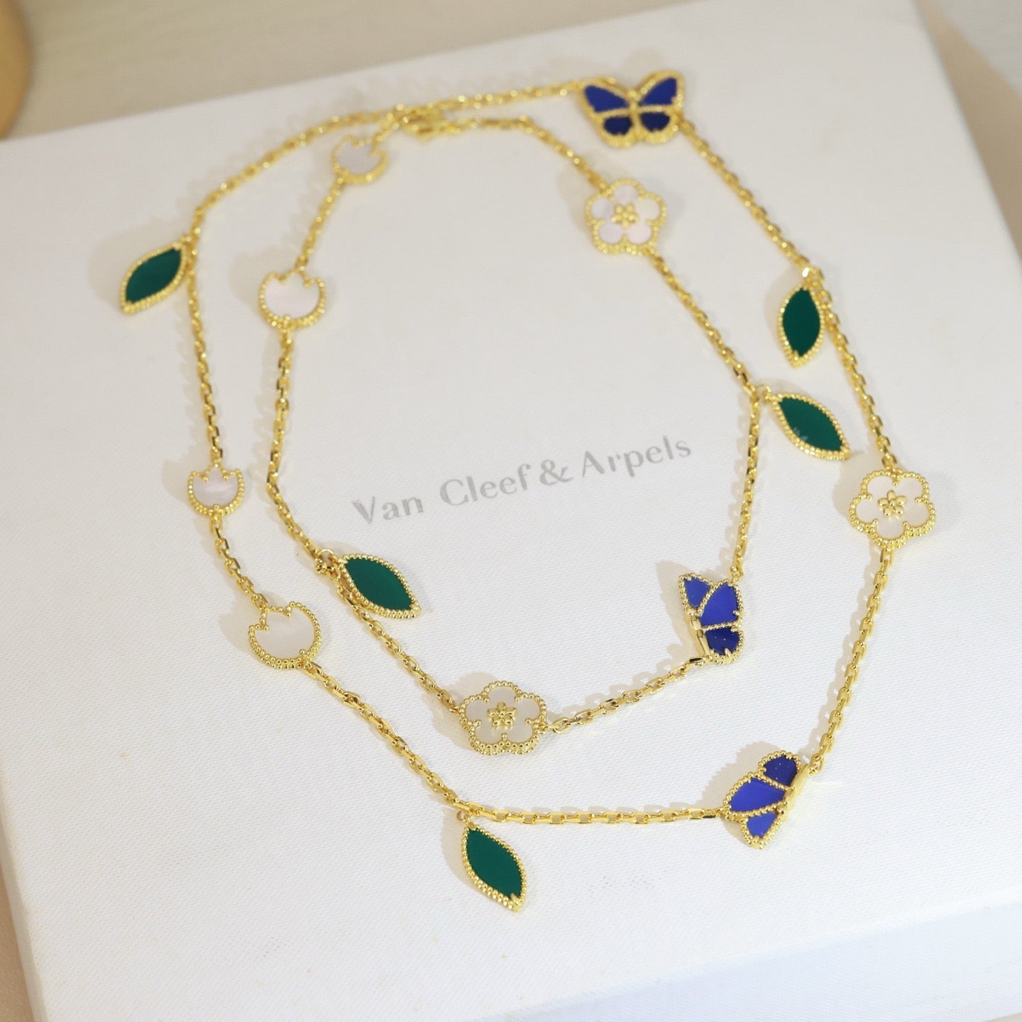 [Moco ]LUCKY SPRING BUTTERFLY 15 FLOWER NECKLACE