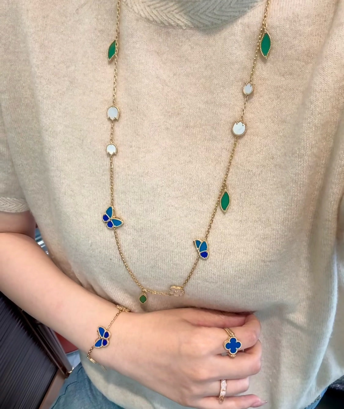 [Moco ]LUCKY SPRING BUTTERFLY 15 FLOWER NECKLACE