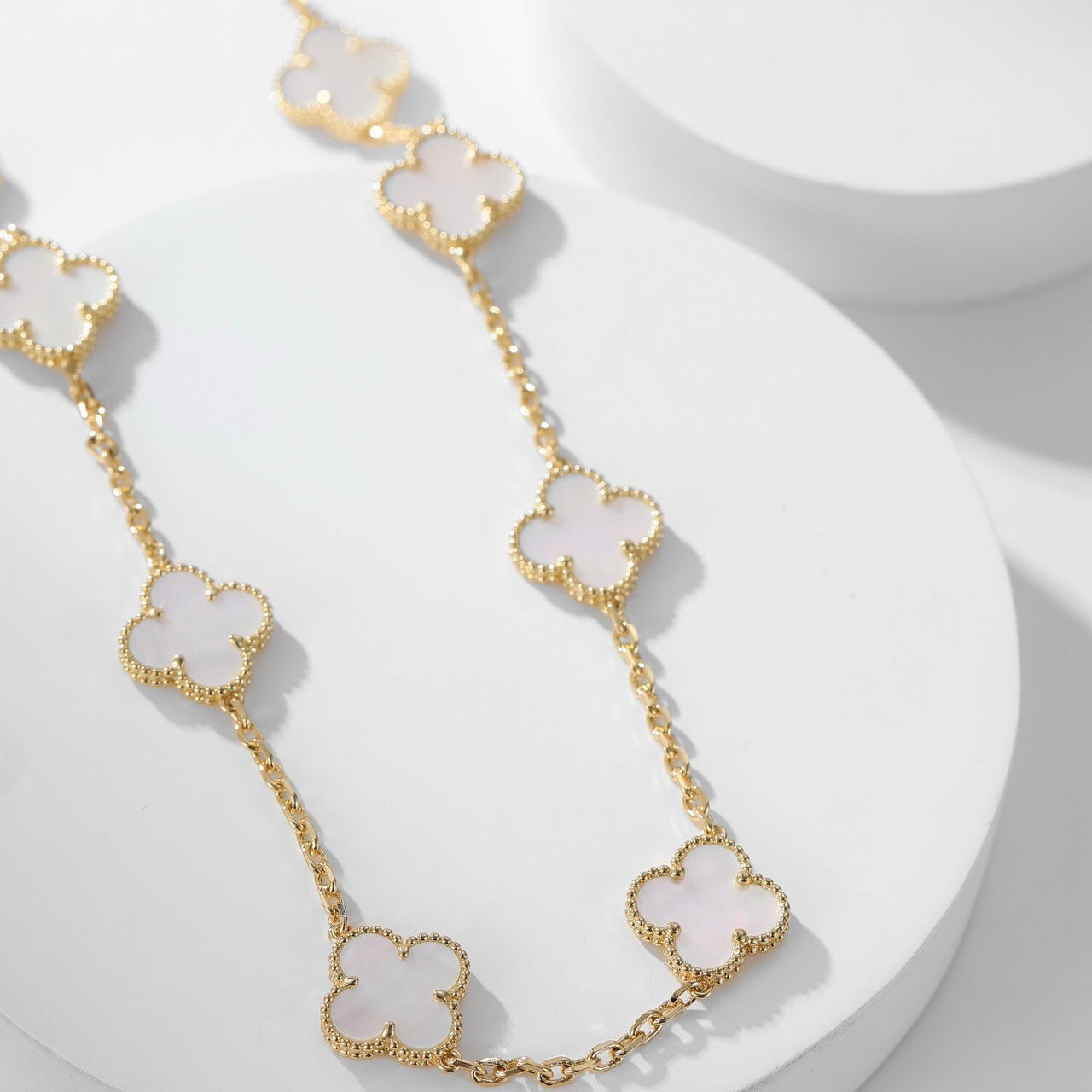 ¡®Moco¡¯CLOVER 10 MOTIFS WHITE MOTHER OF PEARL NECKLACE