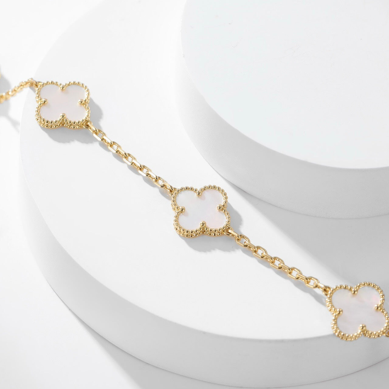 ¡®Moco¡¯CLOVER 10 MOTIFS WHITE MOTHER OF PEARL NECKLACE
