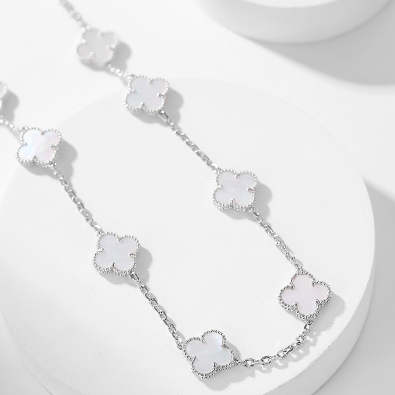¡®Moco¡¯CLOVER 10 MOTIFS WHITE MOTHER OF PEARL NECKLACE