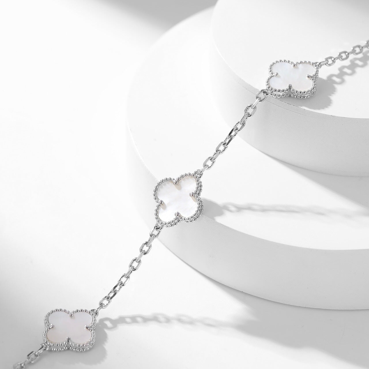 ¡®Moco¡¯CLOVER 10 MOTIFS WHITE MOTHER OF PEARL NECKLACE