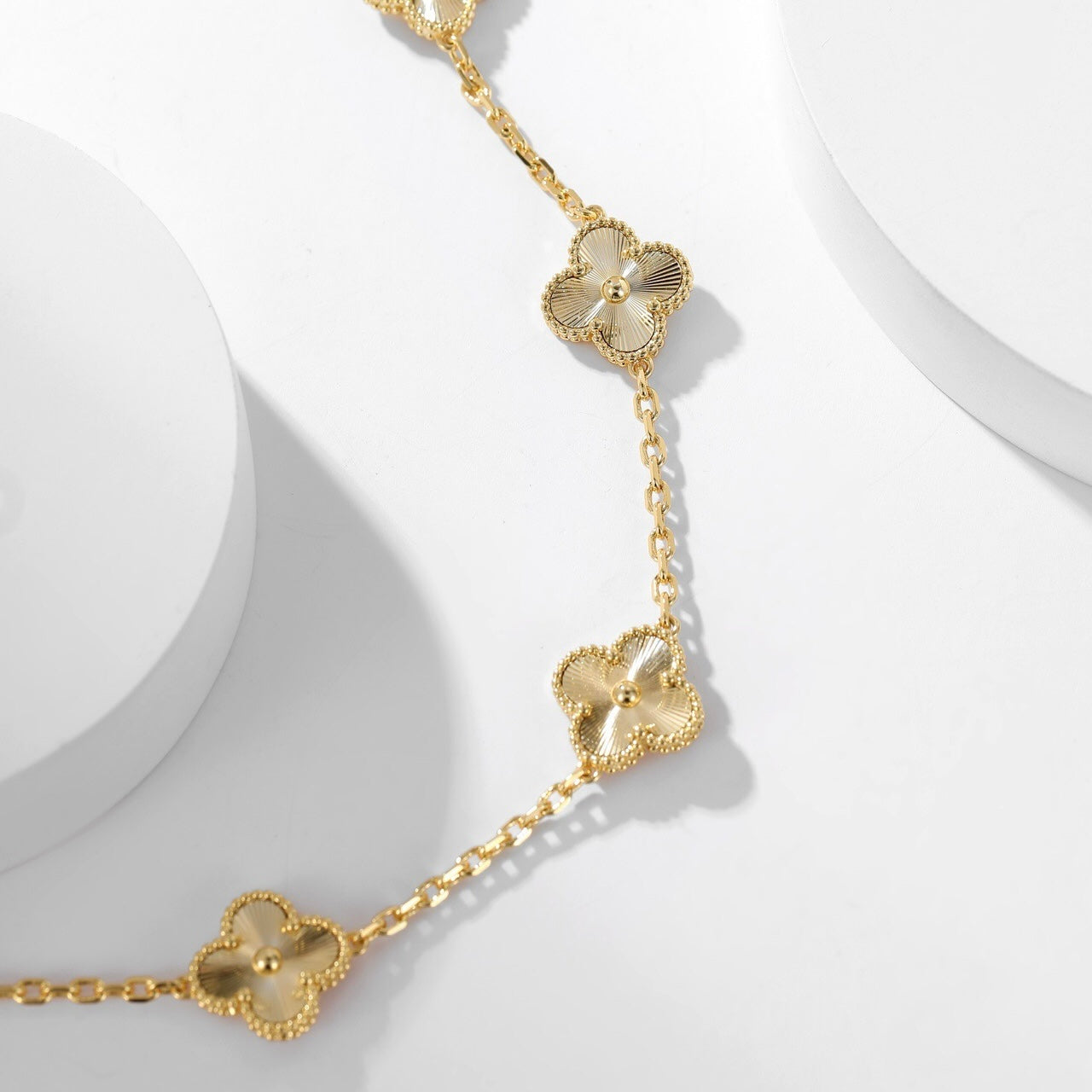 ¡®Moco¡¯CLOVER 10 MOTIFS LASER NECKLACE