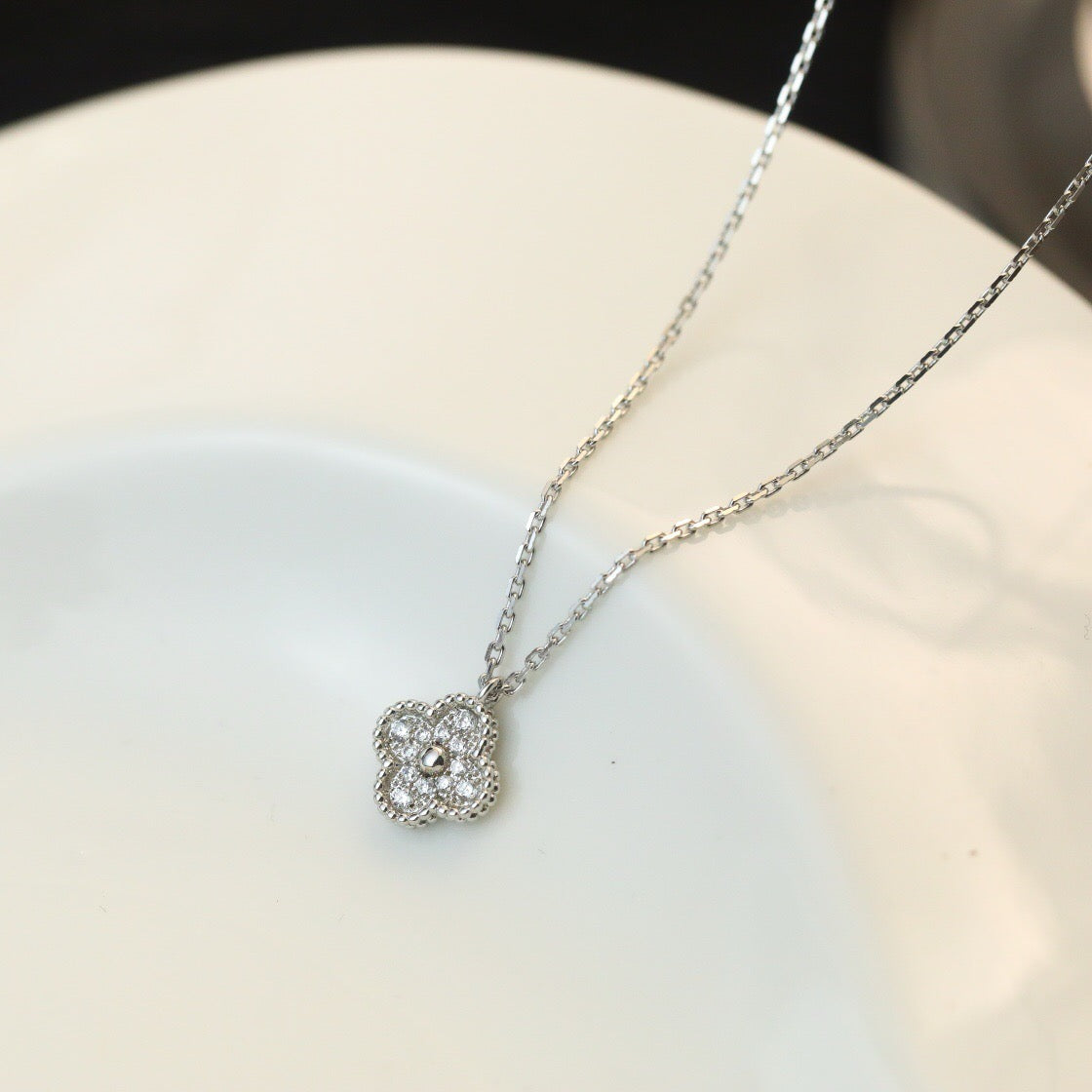 ¡®Moco¡¯CLOVER MINI 9.5MM PENDANT DIAMOND NECKLACE