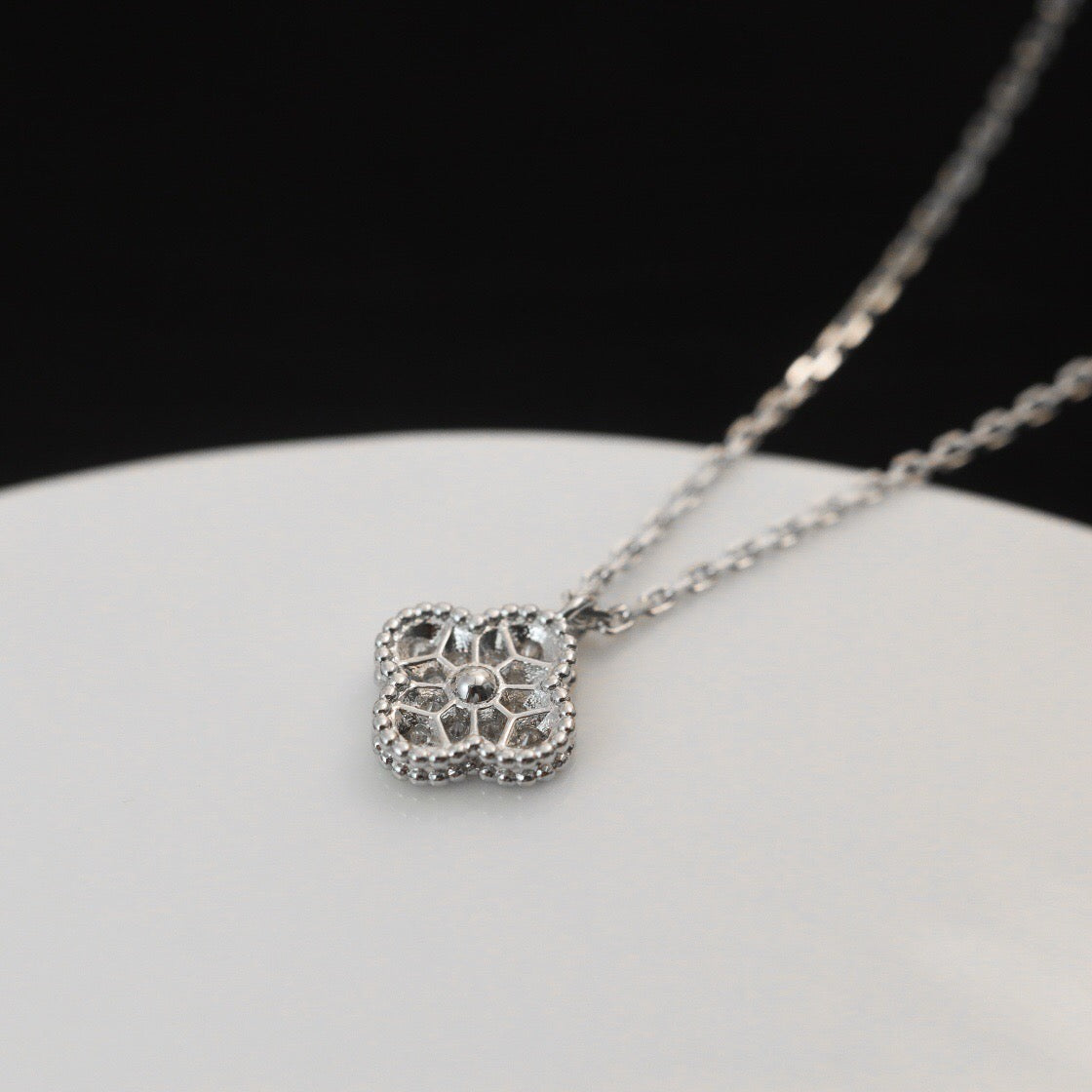 ¡®Moco¡¯CLOVER MINI 9.5MM PENDANT DIAMOND NECKLACE