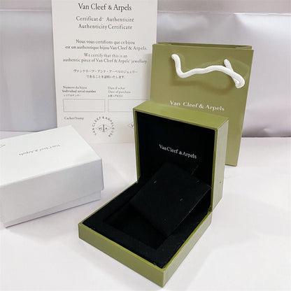 ¡®Moco¡¯VA CLOVER BRACELET NECKLACE RING BOX GIFT BAG