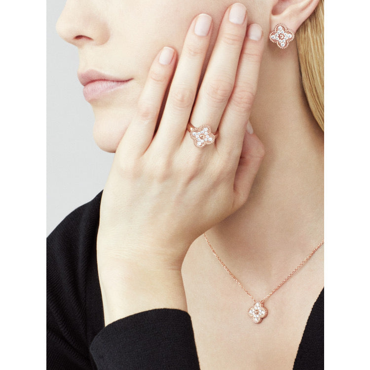¡®Moco¡¯CLOVER 15MM DIAMOND SINGLE FLOWER NECKLACE
