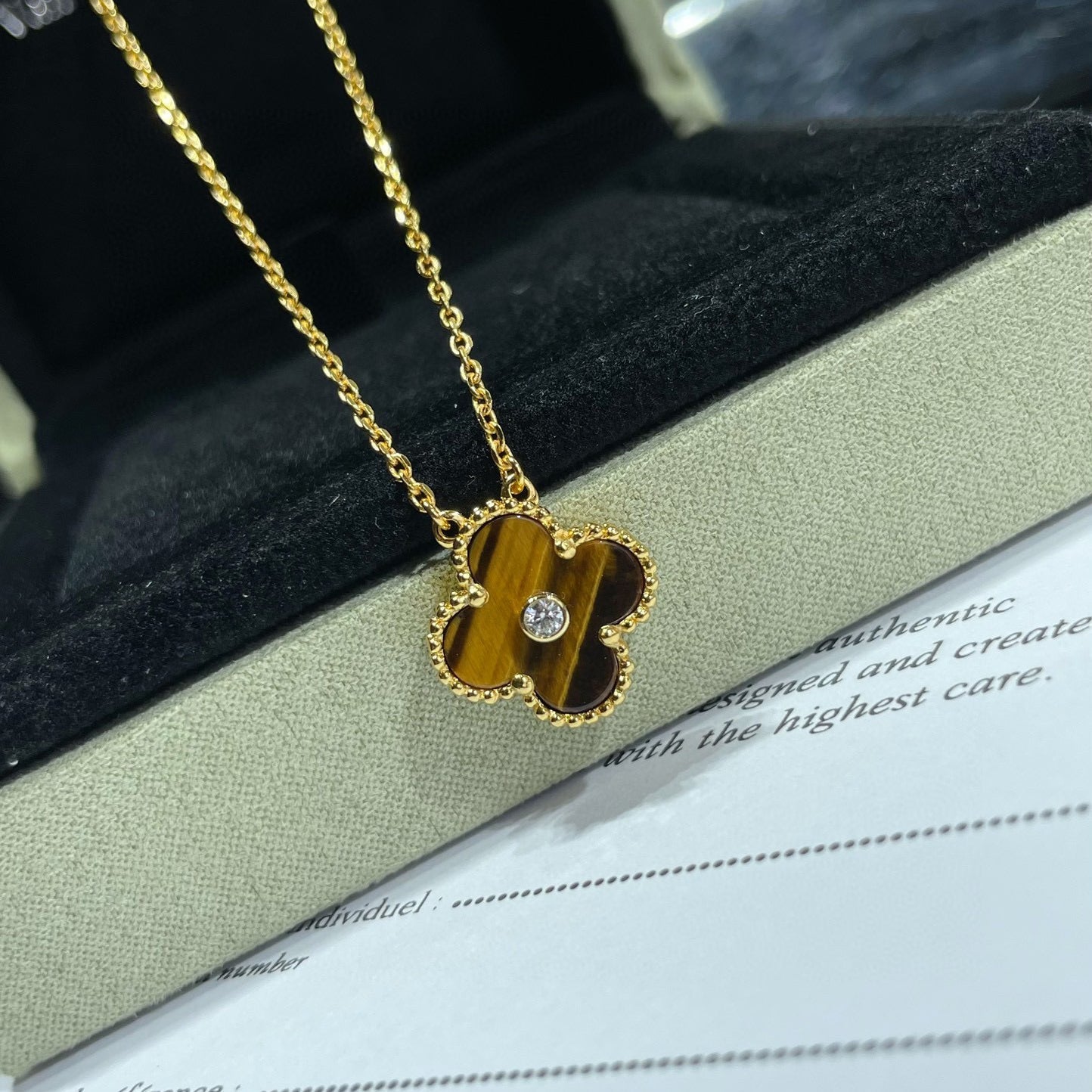¡®Moco¡¯CLOVER 15MM DIAMOND AND YELLOW TIGER'S EYE AGATE necklace